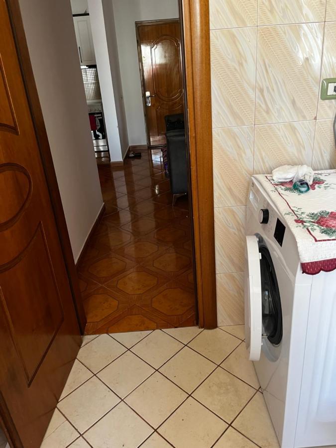 Appartamento Incantevole Con Posto Auto Privato Vlore Exterior photo