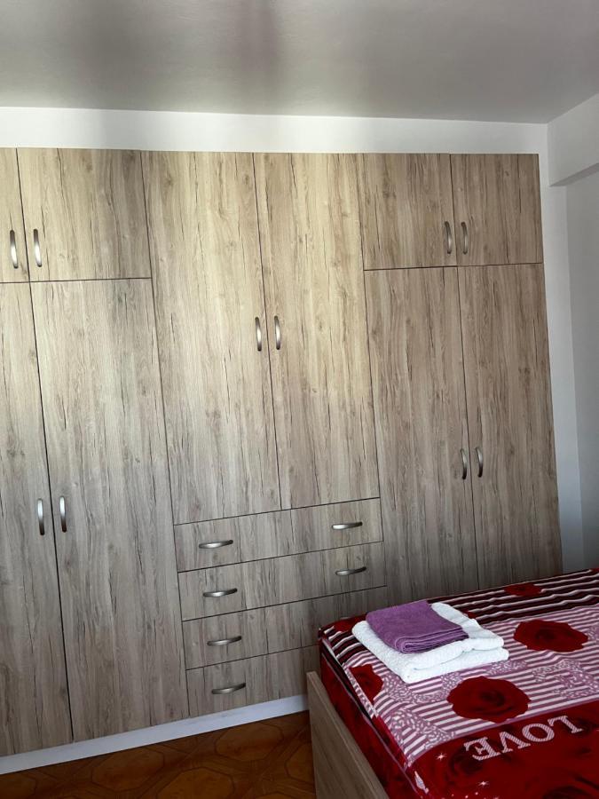 Appartamento Incantevole Con Posto Auto Privato Vlore Exterior photo