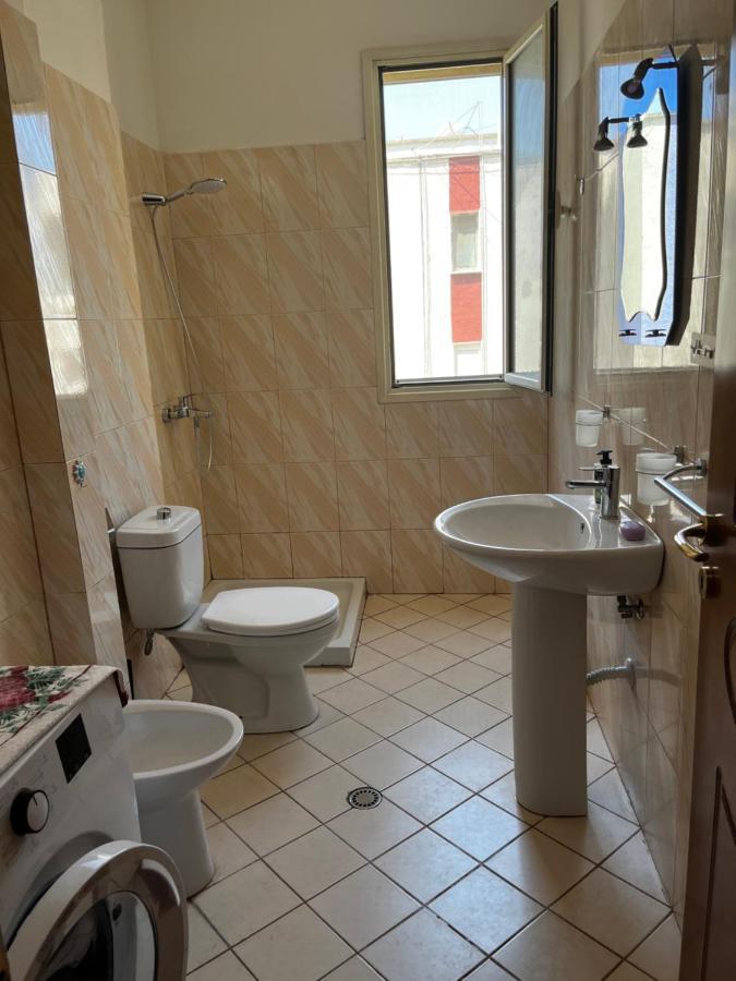 Appartamento Incantevole Con Posto Auto Privato Vlore Exterior photo