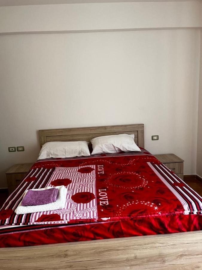 Appartamento Incantevole Con Posto Auto Privato Vlore Exterior photo