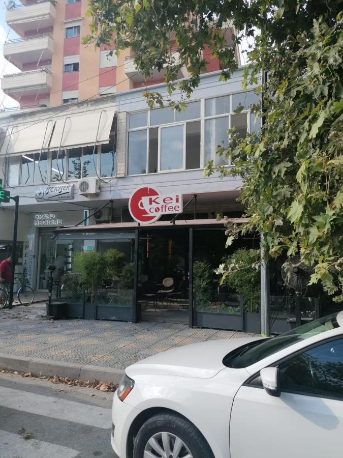 Appartamento Incantevole Con Posto Auto Privato Vlore Exterior photo