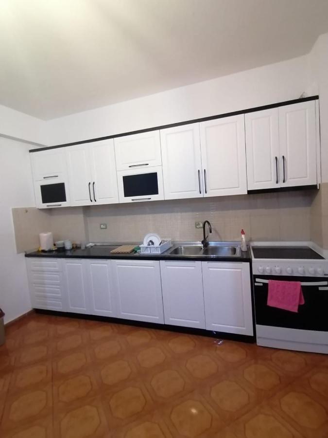 Appartamento Incantevole Con Posto Auto Privato Vlore Exterior photo