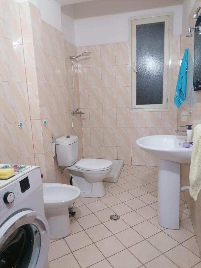 Appartamento Incantevole Con Posto Auto Privato Vlore Exterior photo